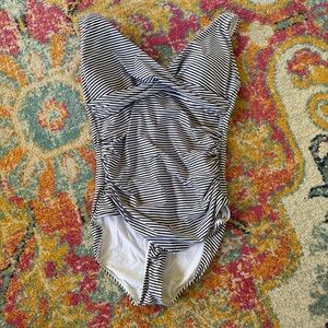 NIPTUCK Swim Striped One-Piece in Navy and White Size 10